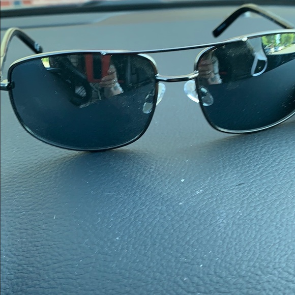 Foster Grant sunglasses 🕶 - Picture 2 of 8